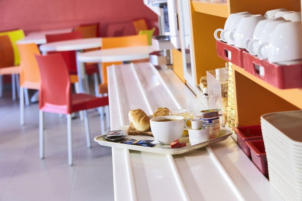 Premiere Classe Aeroport Marseille Витроль Экстерьер фото